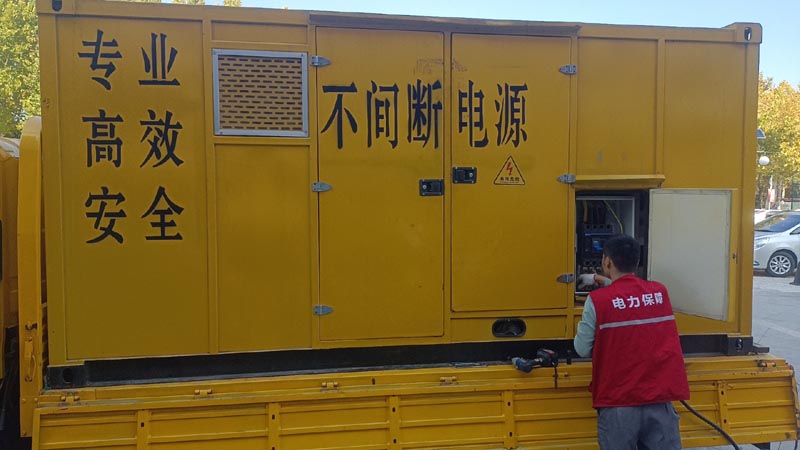 包河柴油发电机组和UPS电源配合使用时，如何避免切换过程中的电力中断？